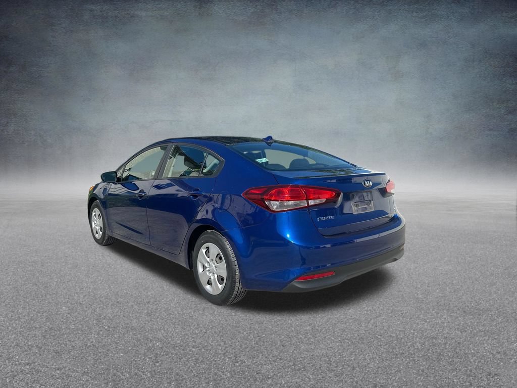 Used 2017 Kia Forte LX FWD image 3