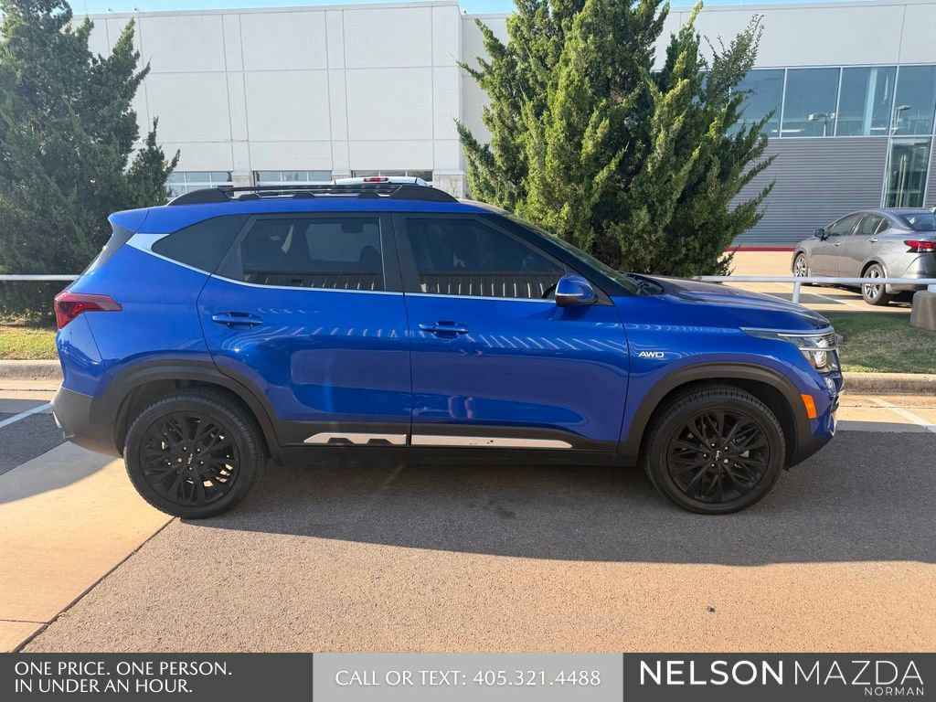Used 2022 Kia Seltos Nightfall Edition AWD/4WD image 5