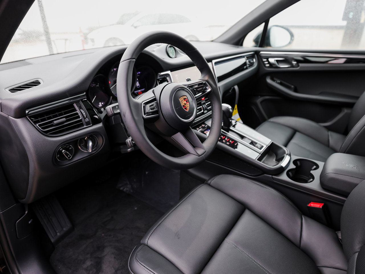 Certified 2026 Porsche Macan S AWD/4WD image 4