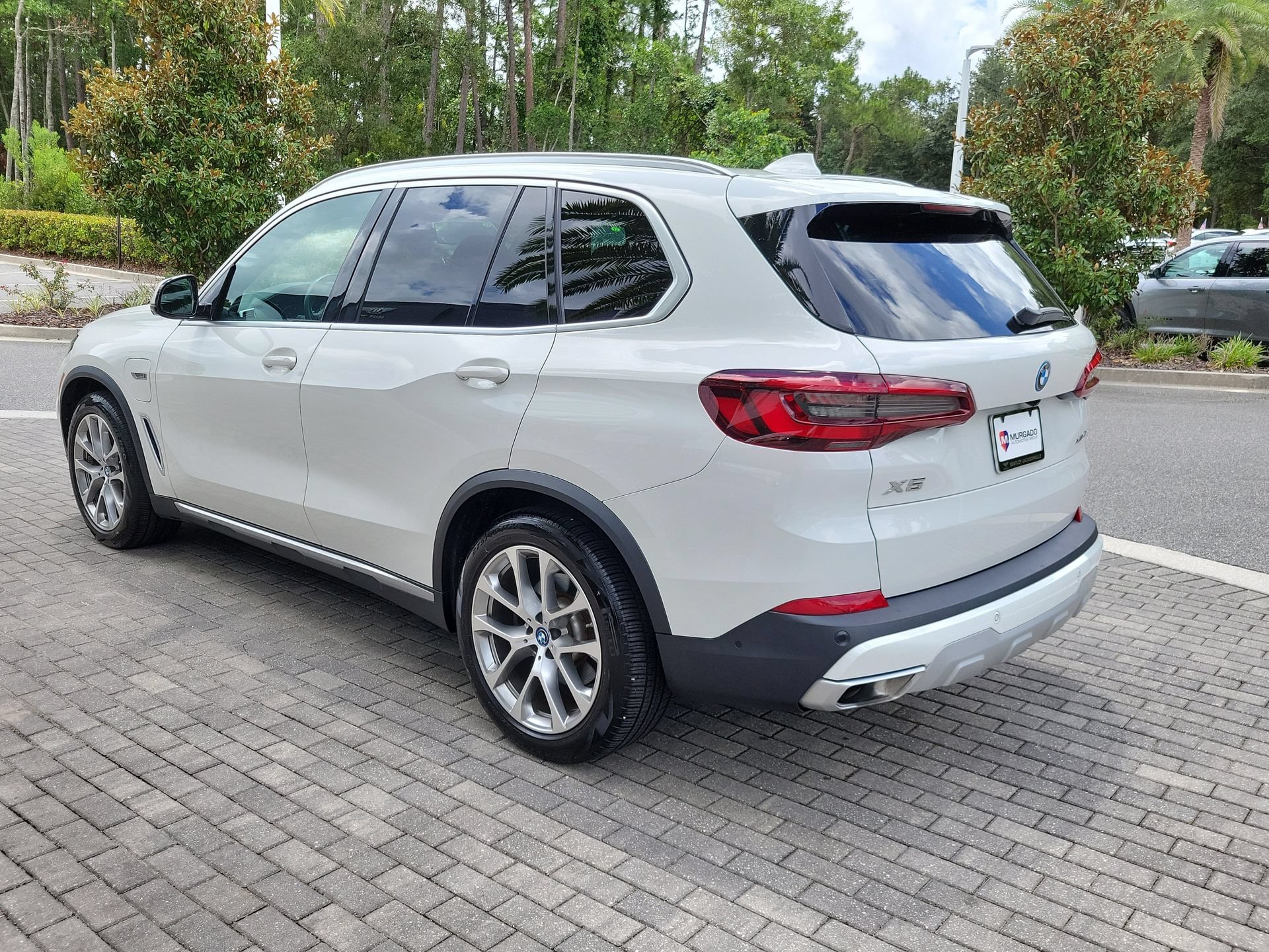 Used 2023 BMW X5 xDrive45e w/ Climate Comfort Package AWD/4WD image 2