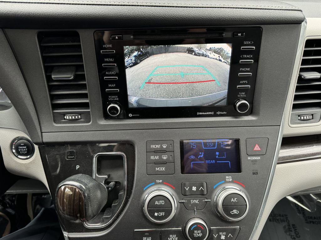 Used 2019 Toyota Sienna XLE image 9