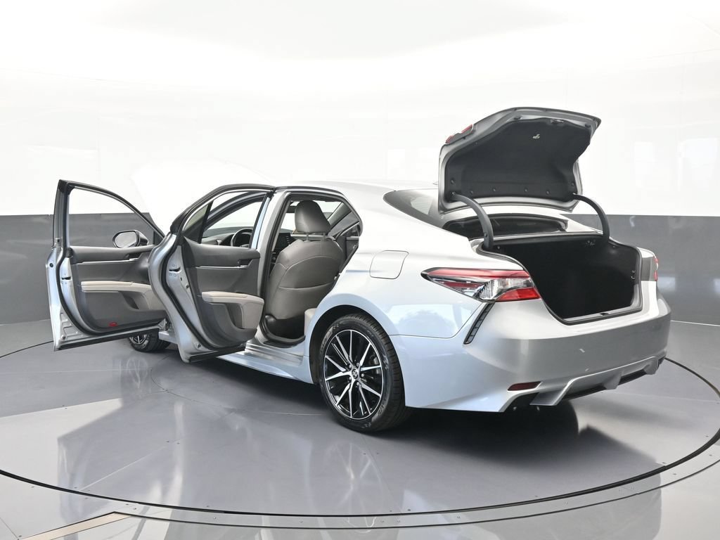 Used 2021 Toyota Camry SE w/ Cold Weather Package AWD/4WD image 72