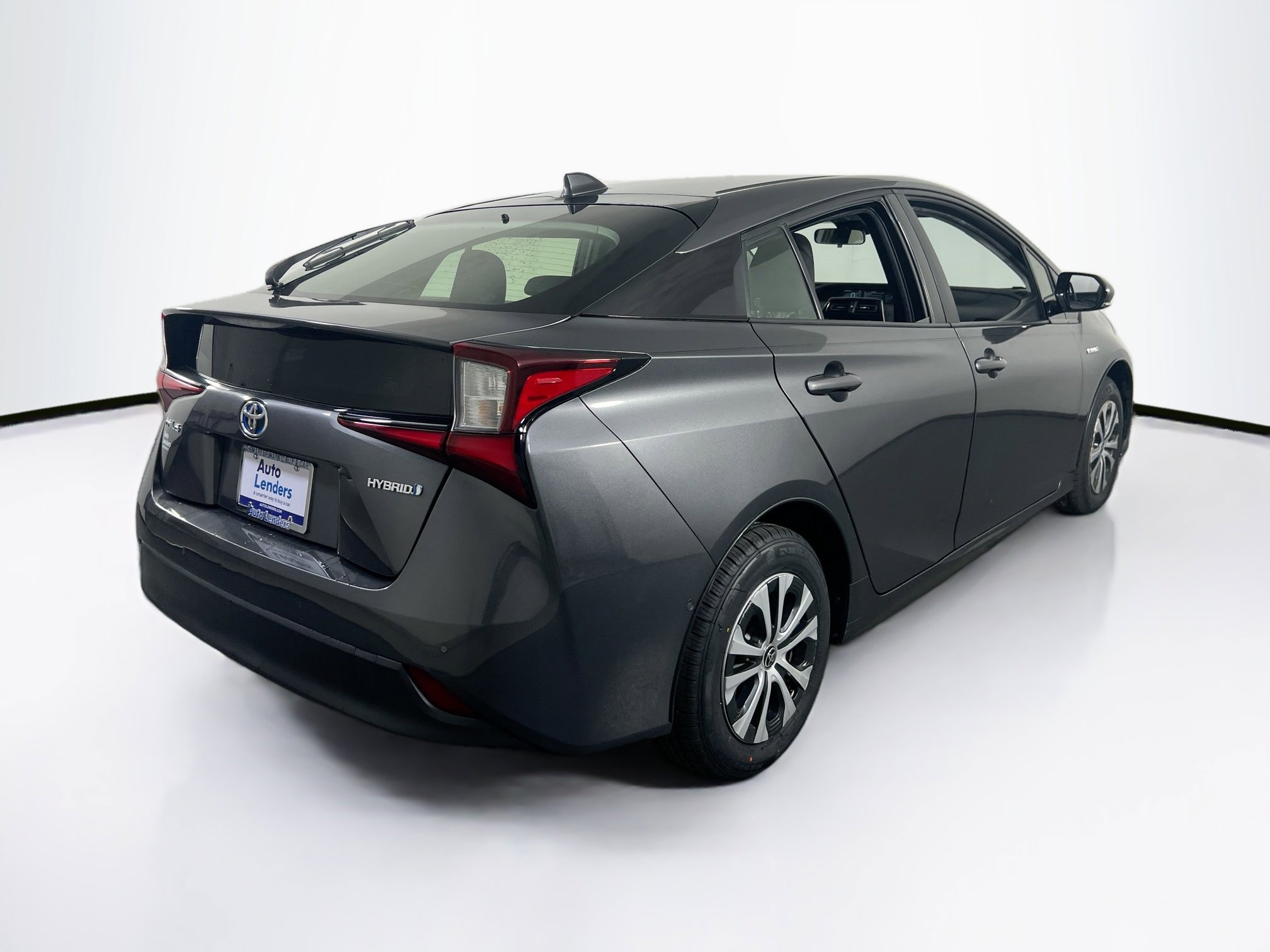 Used 2020 Toyota Prius LE image 5