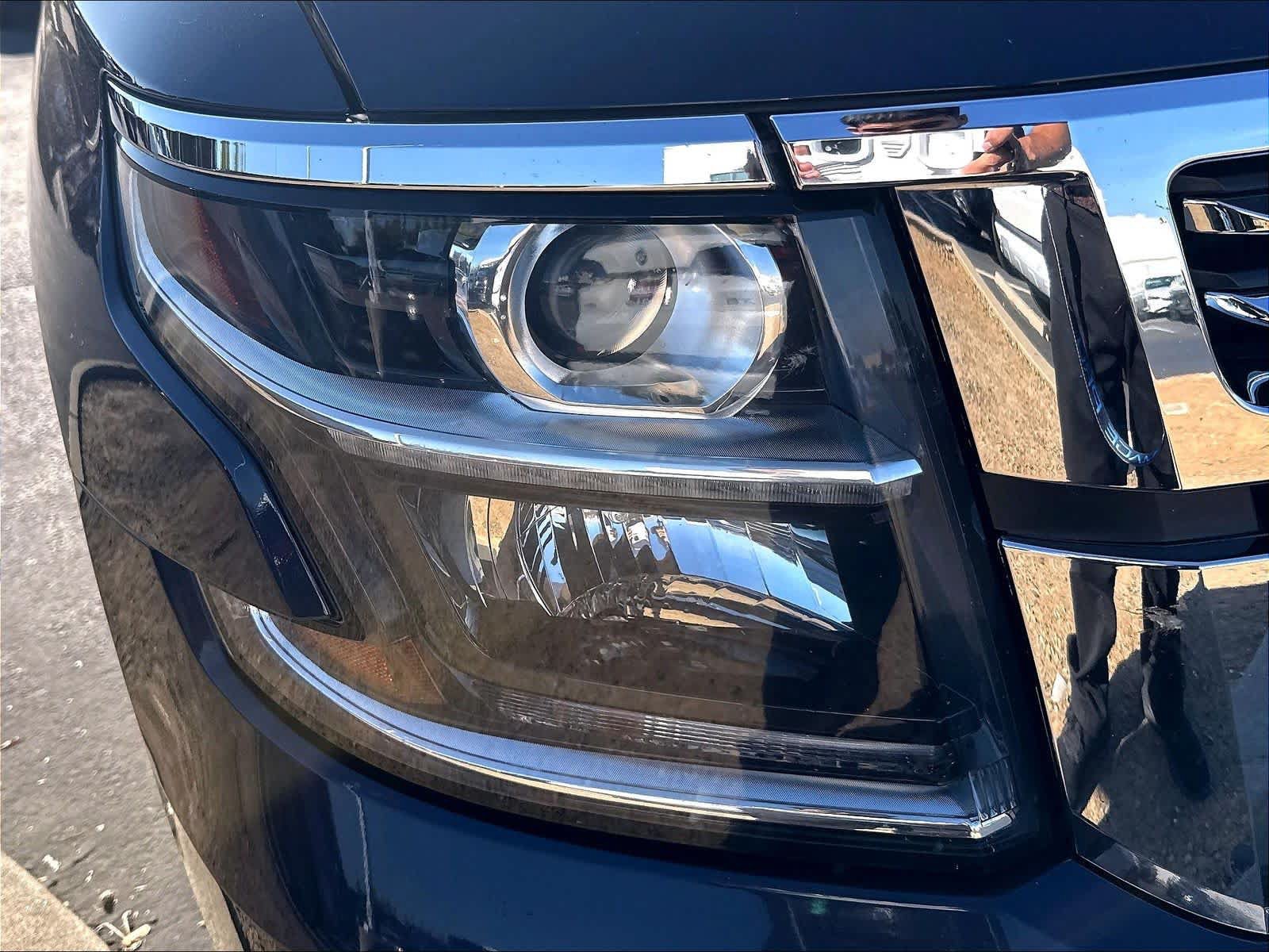 Used 2019 Chevrolet Tahoe Premier w/ Premier Plus Edition AWD/4WD image 27