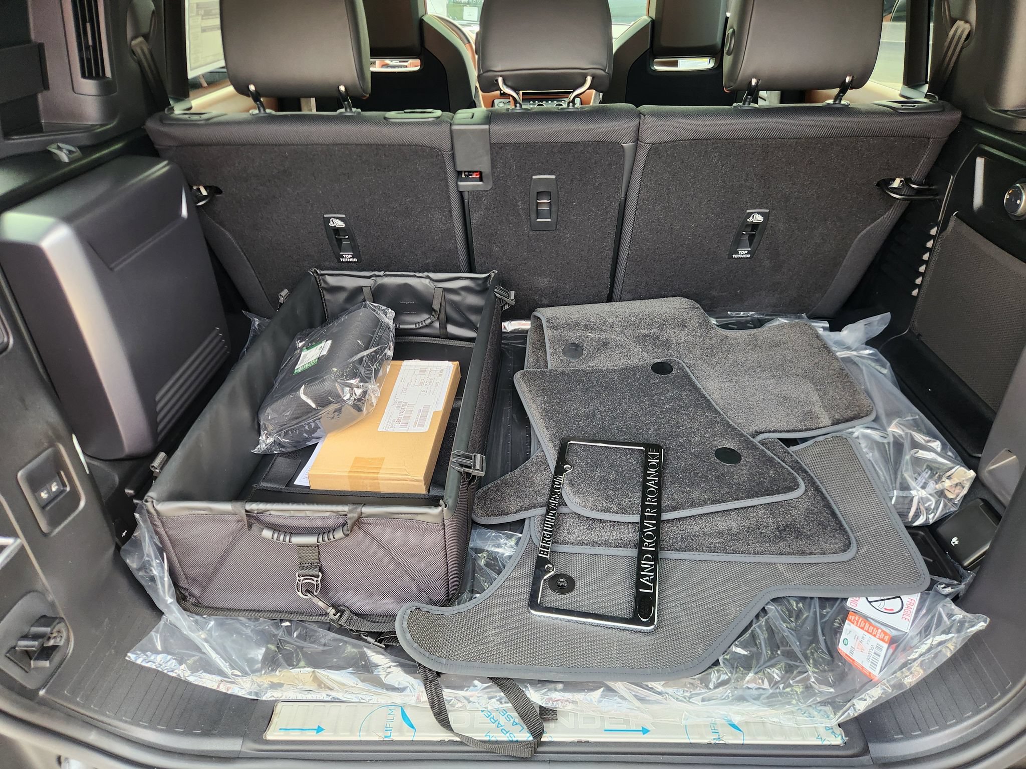 New 2026 Land Rover Defender 110 AWD/4WD image 14