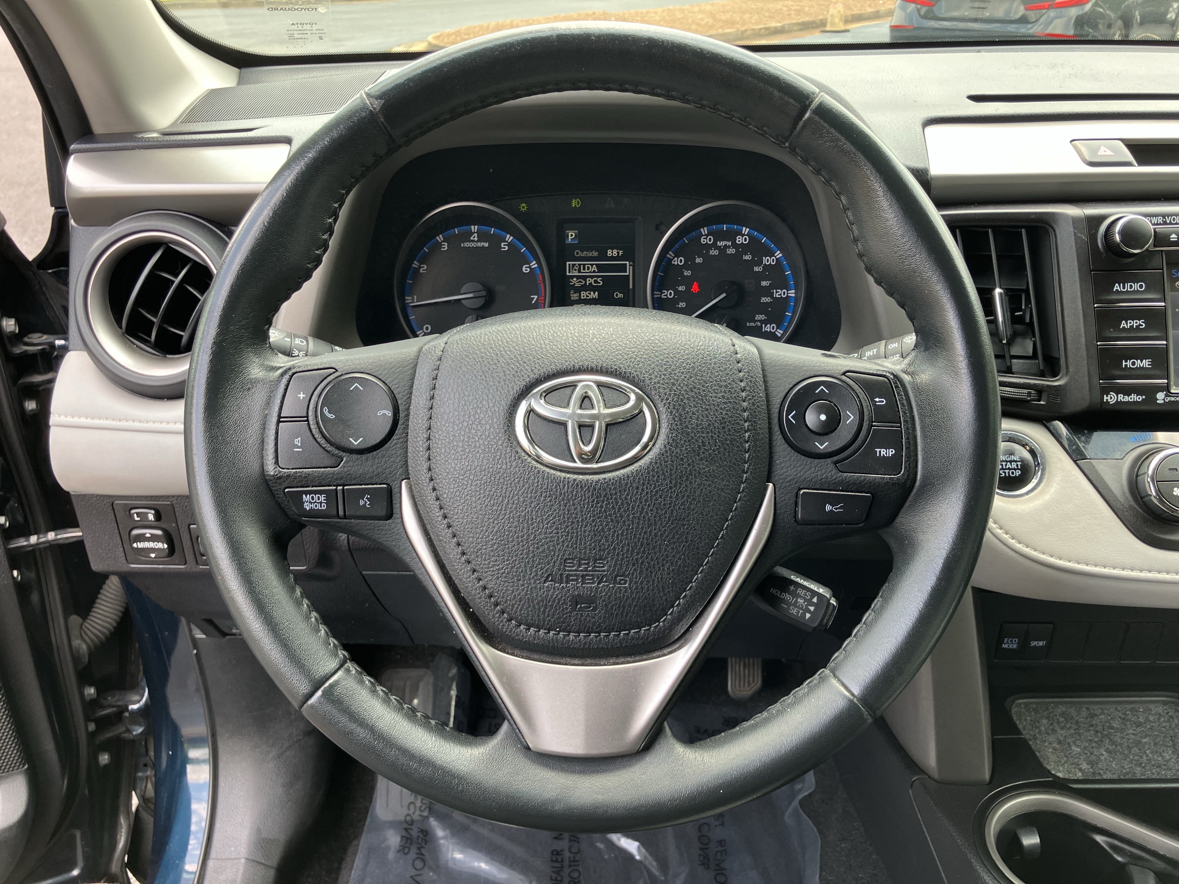Used 2017 Toyota RAV4 XLE FWD image 20