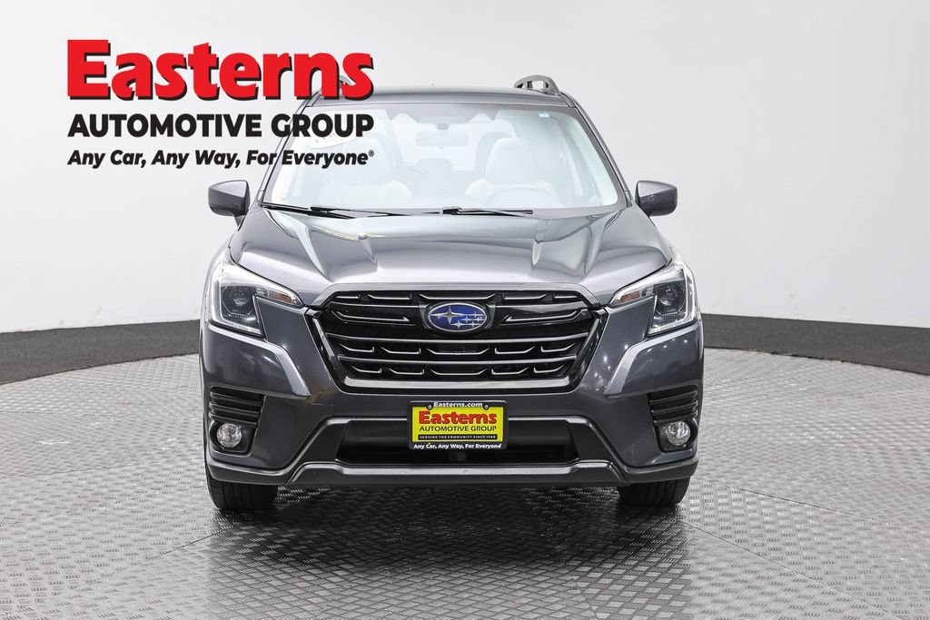 Used 2023 Subaru Forester Premium AWD/4WD image 2