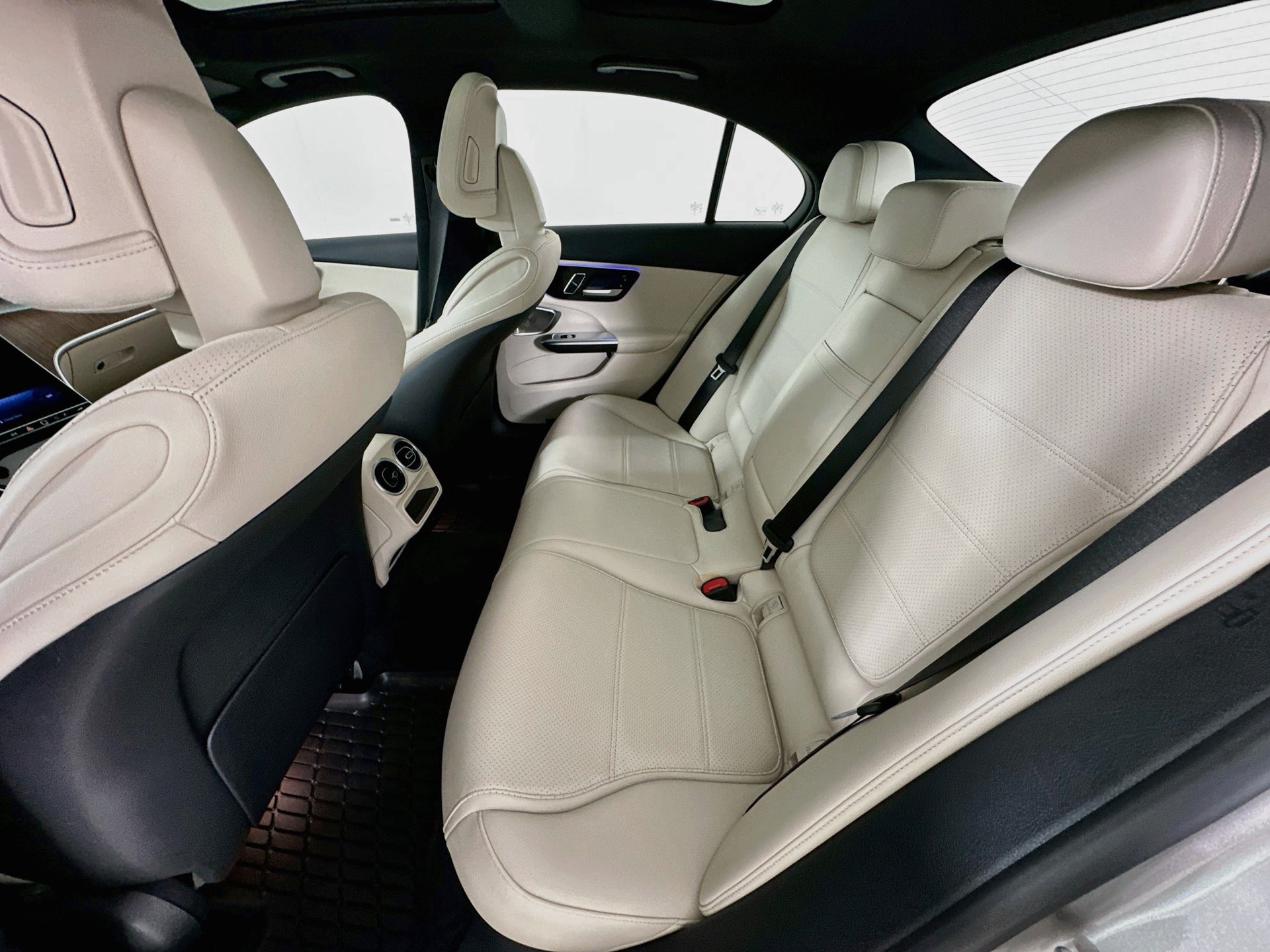 Certified 2024 Mercedes-Benz C 300 Sedan image 27