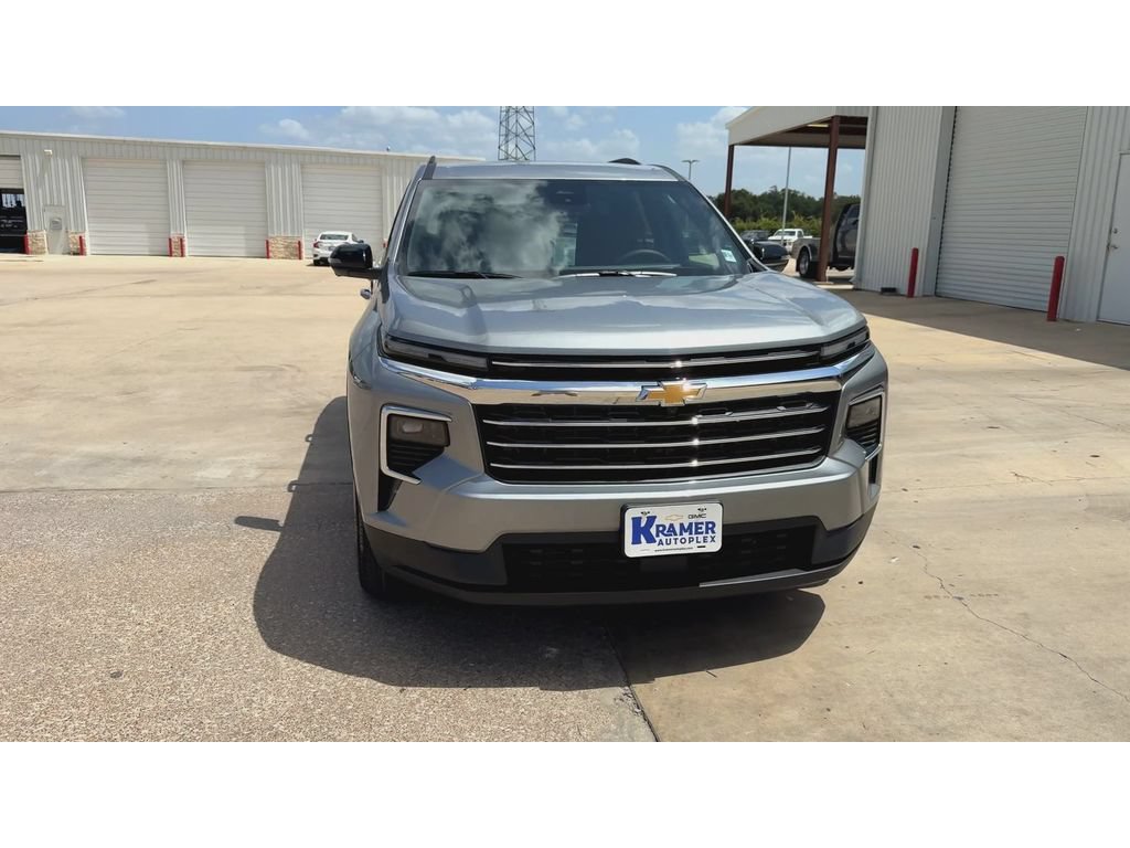 New 2027 Chevrolet Traverse LT w/ Driver Confidence Package FWD image 3