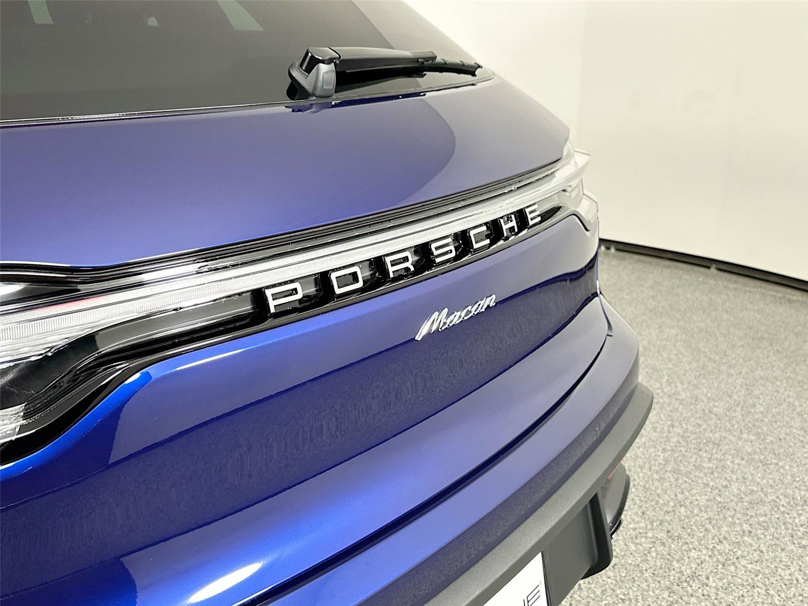 Certified 2026 Porsche Macan Turbo AWD/4WD image 17