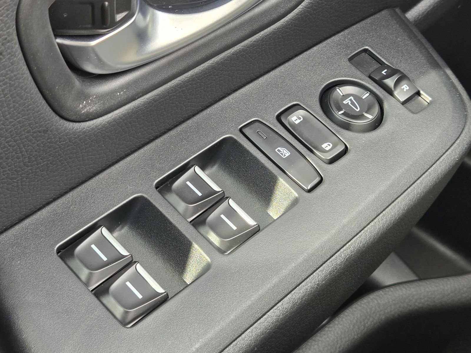 Used 2025 Honda Pilot EX-L image 25