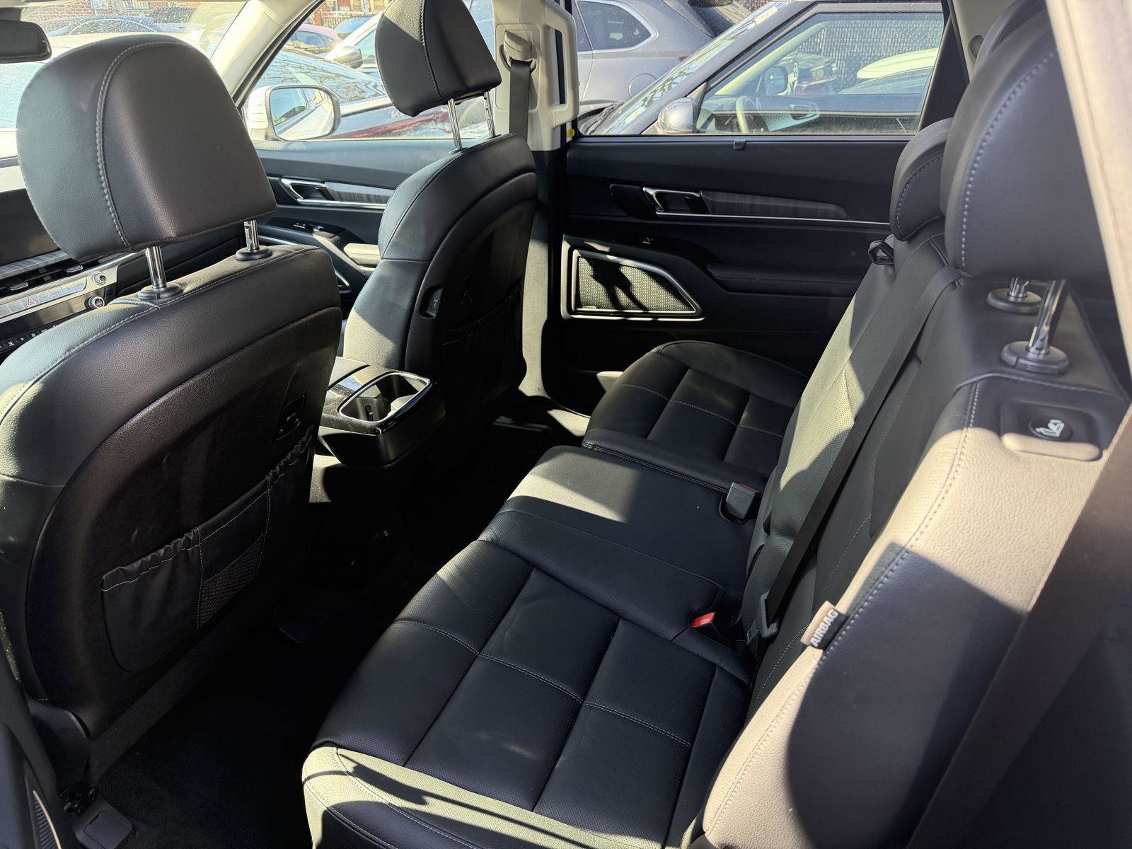 Used 2024 Kia Telluride EX image 16