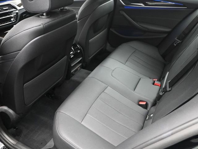 Used 2022 BMW 530i xDrive w/ Convenience Package image 19
