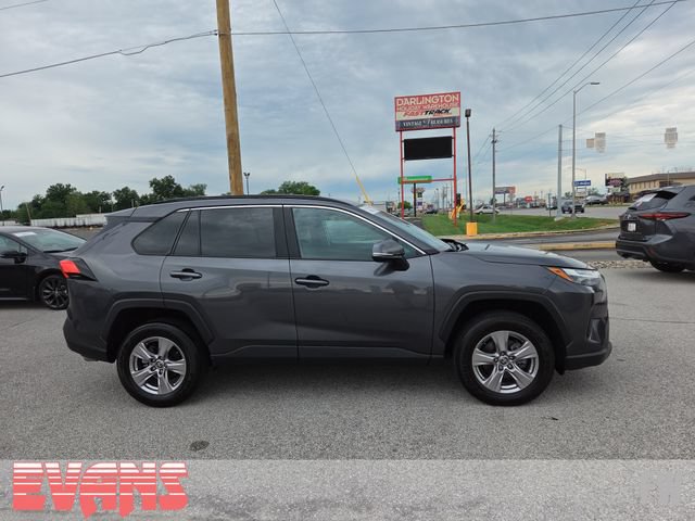 Used 2023 Toyota RAV4 XLE AWD/4WD image 2