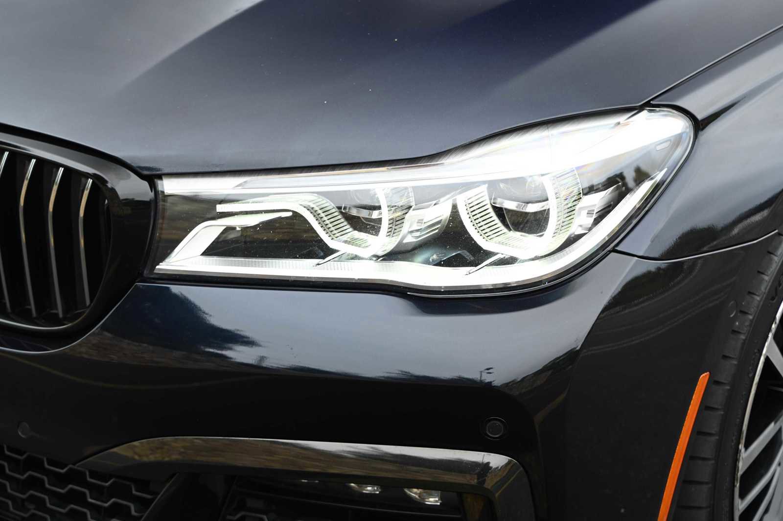Used 2019 BMW 750i w/ M Sport Package RWD image 7