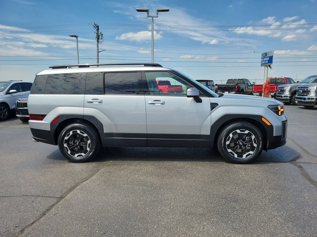 Used 2025 Hyundai Santa Fe SEL AWD/4WD image 3