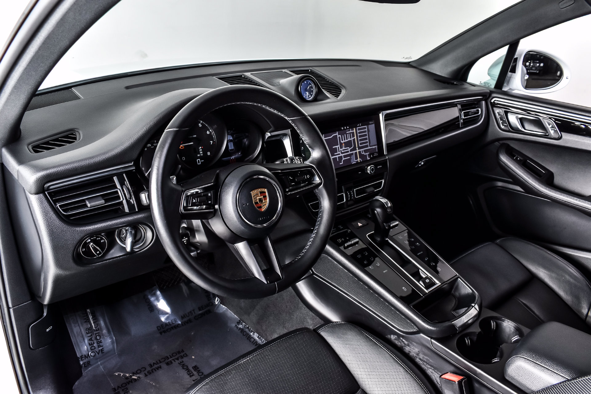 Used 2023 Porsche Macan AWD/4WD image 15
