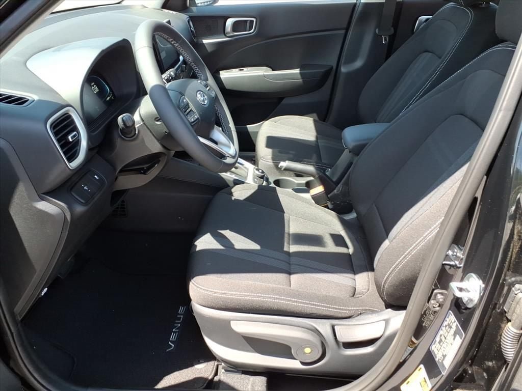 New 2026 Hyundai Venue SEL FWD image 12