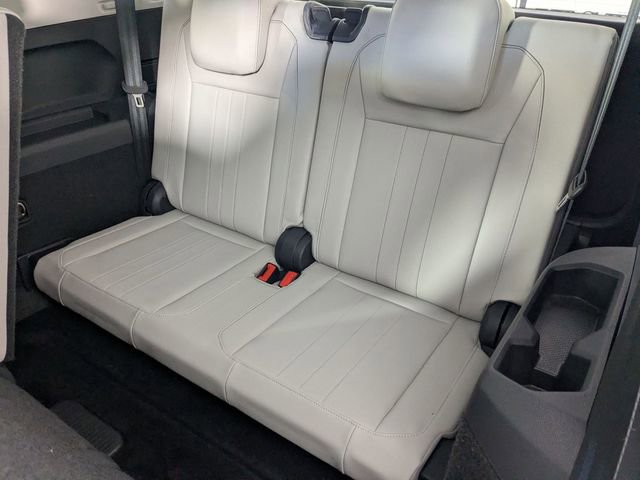 Used 2024 Volkswagen Tiguan SE image 29