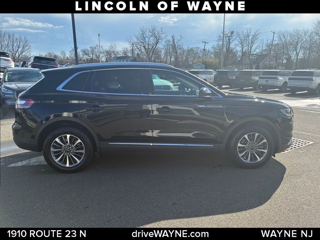 Certified 2023 Lincoln Nautilus AWD w/ Premium Package image 9