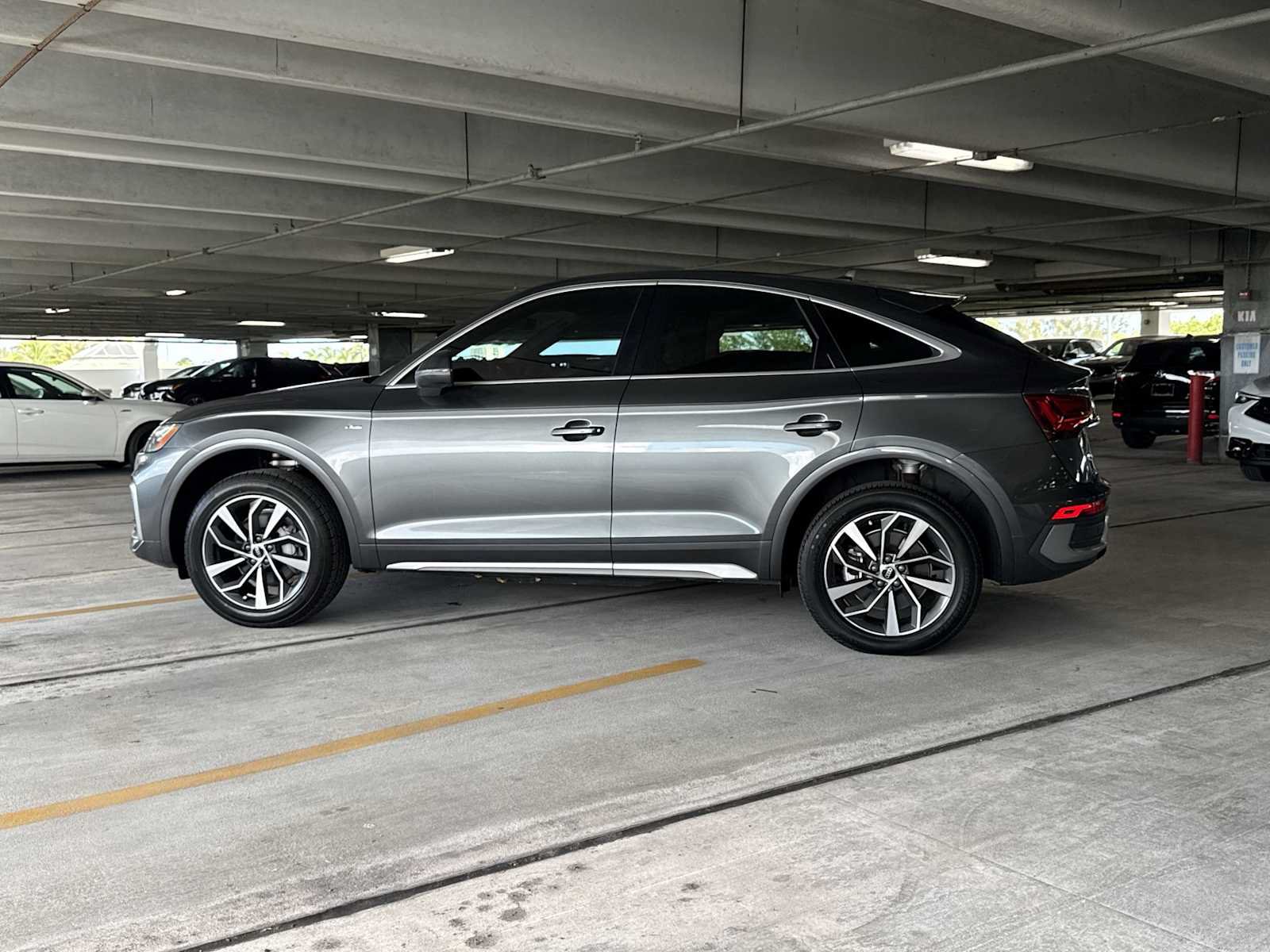 Used 2022 Audi Q5 2.0T Premium Plus w/ Premium Plus Package AWD/4WD image 5