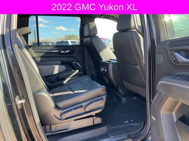 Used 2022 GMC Yukon XL Denali w/ Denali Premium Package image 14