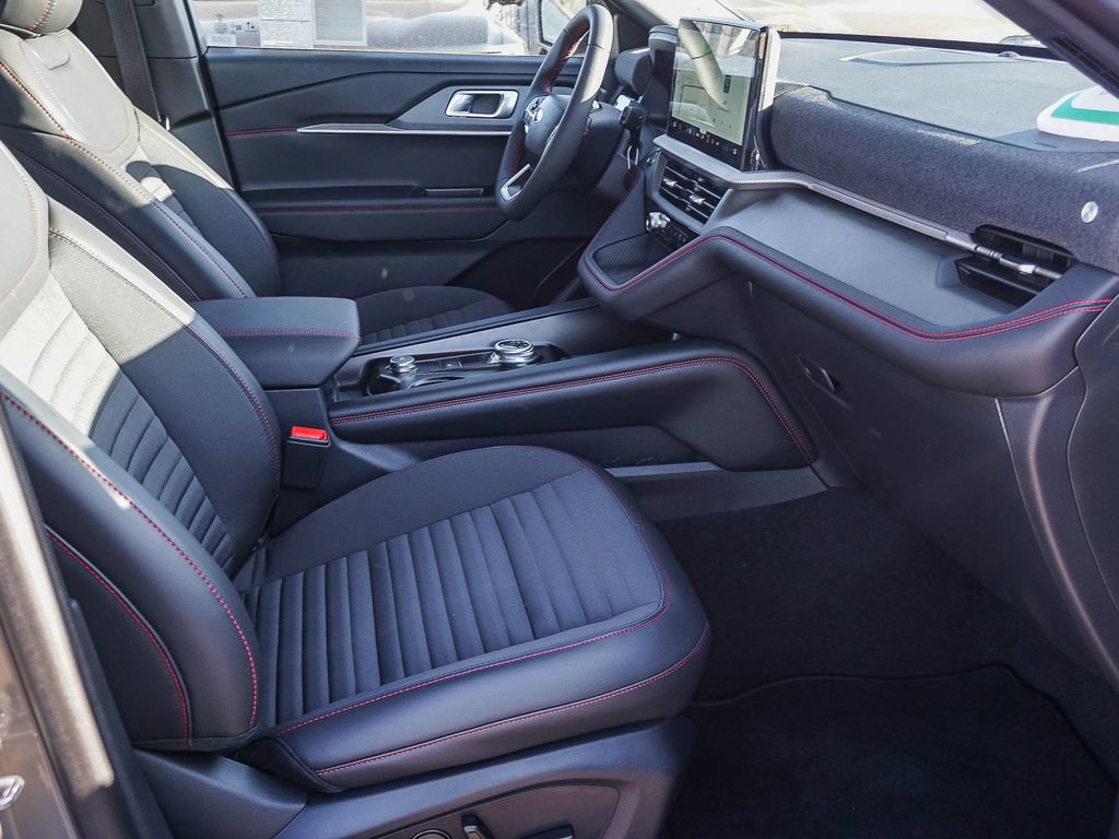 New 2026 Ford Explorer ST-Line w/ ST-Line Street Pack RWD image 12
