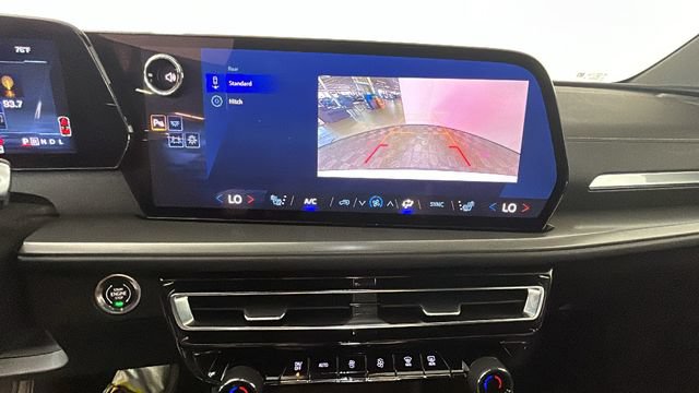 Used 2025 Chevrolet Traverse LT AWD/4WD image 24