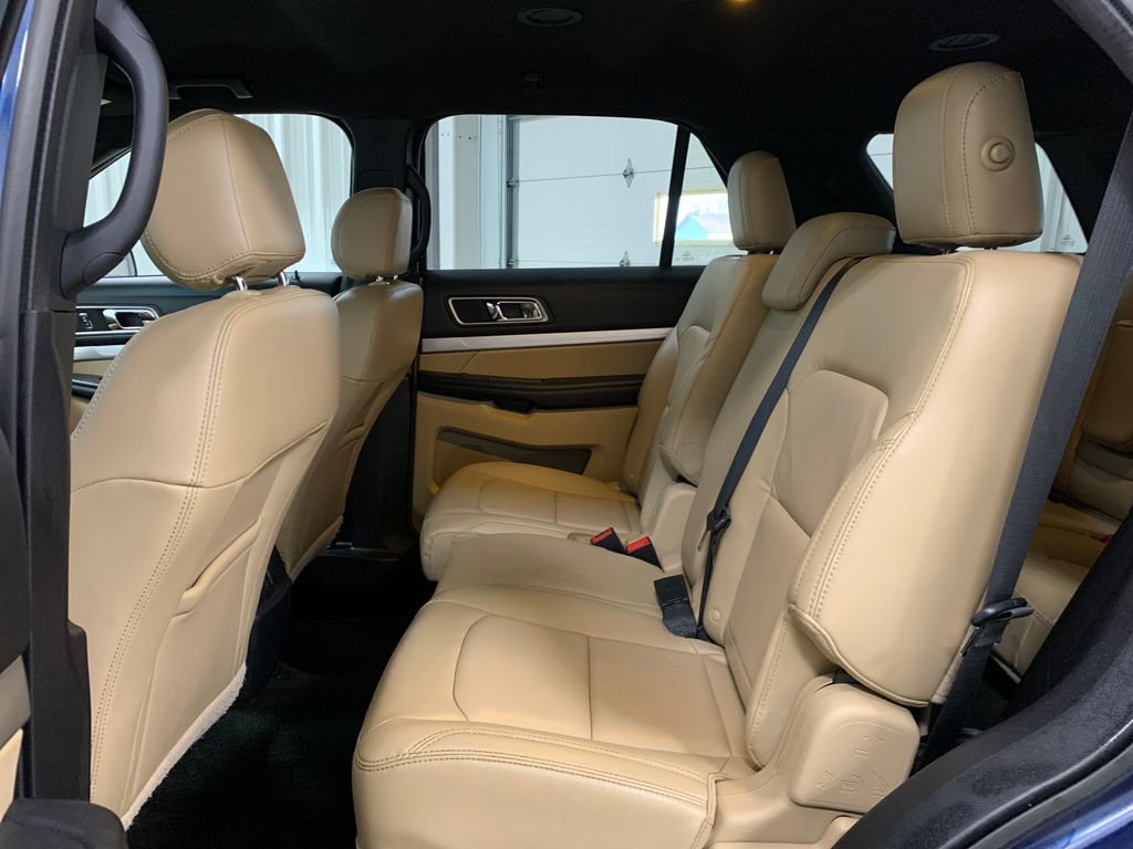 Used 2017 Ford Explorer XLT w/ Equipment Group 202A image 18