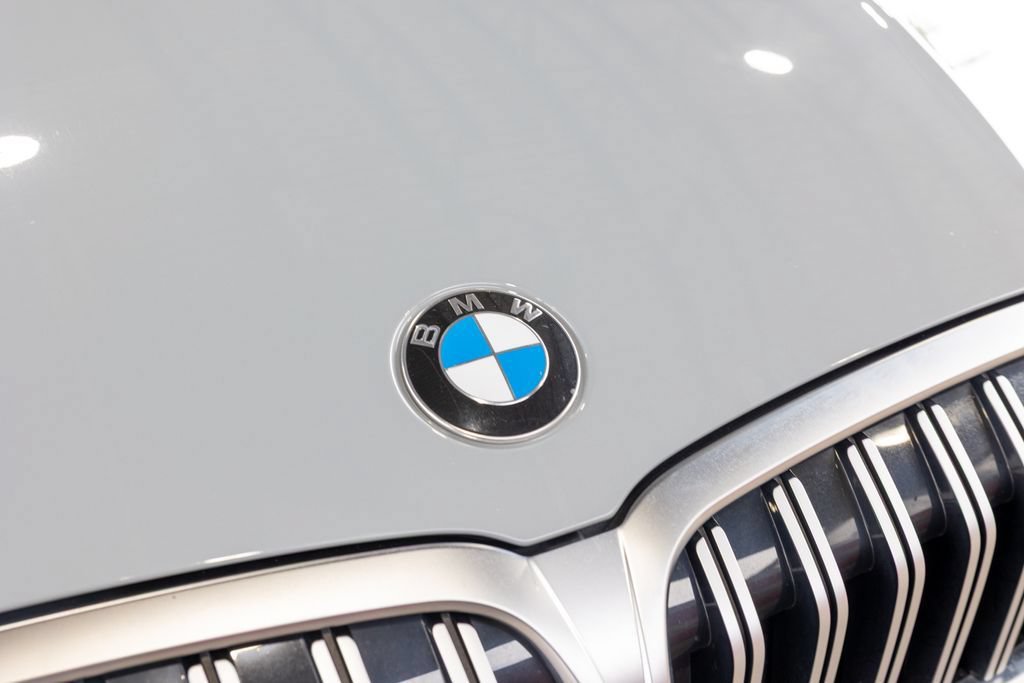 Used 2026 BMW 330i xDrive Sedan AWD/4WD image 14
