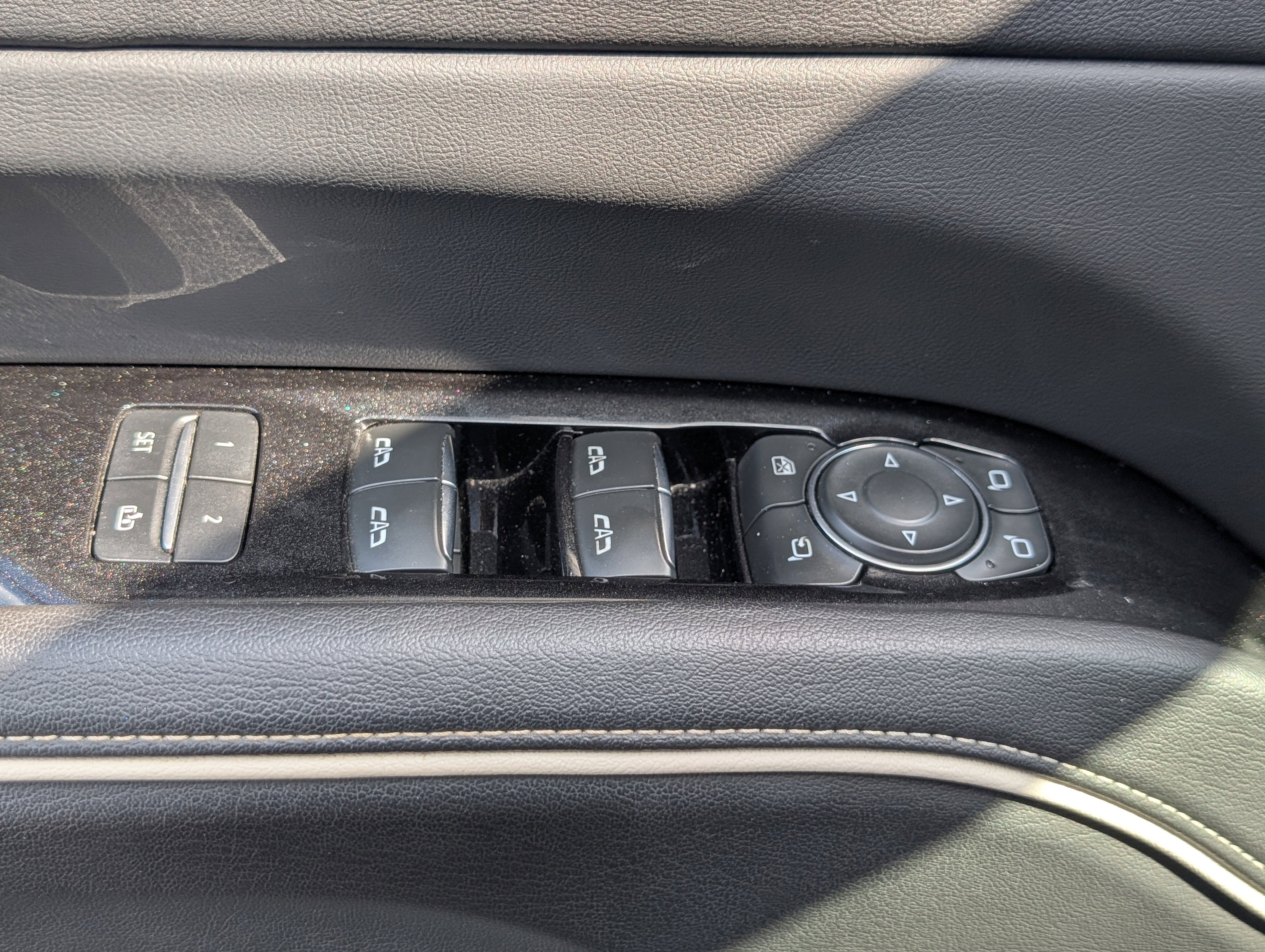 Used 2021 Cadillac Escalade ESV Premium Luxury w/ Performance Package image 21