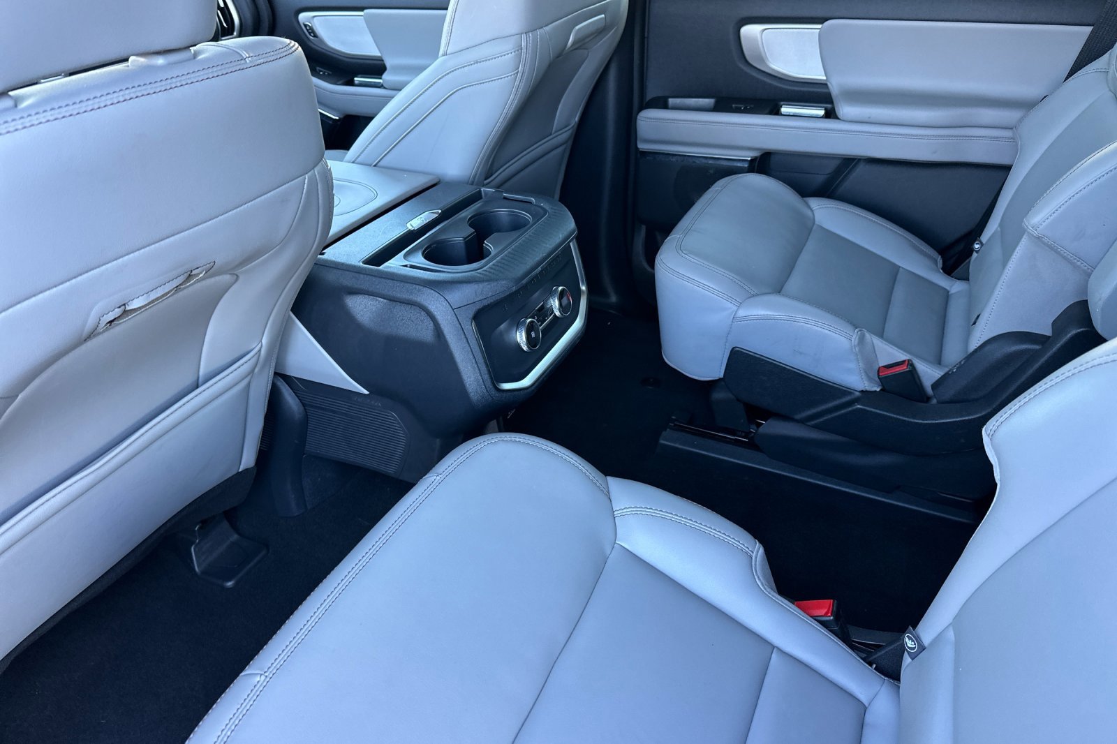 Used 2025 Ford Expedition Active image 11