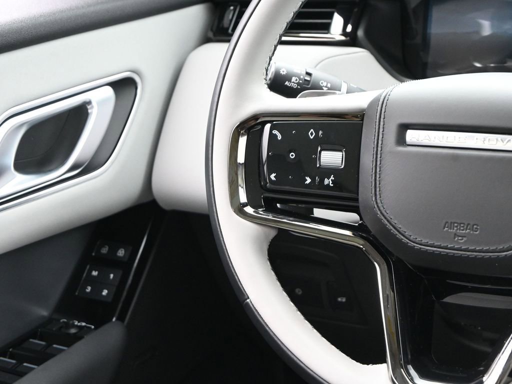 Used 2025 Land Rover Range Rover Velar S image 27