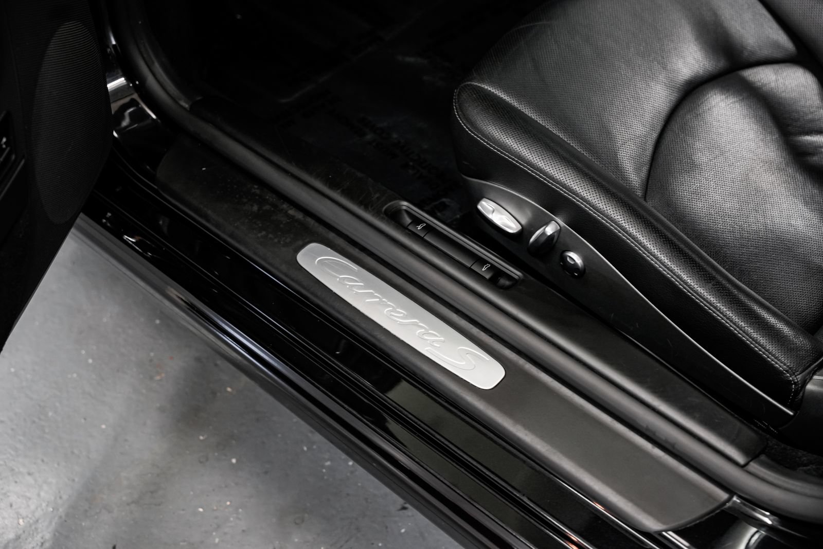 Used 2011 Porsche 911 Carrera S RWD image 21