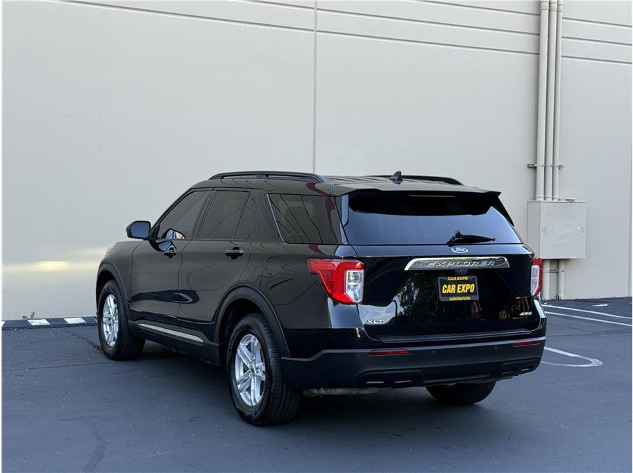 Used 2022 Ford Explorer XLT image 4