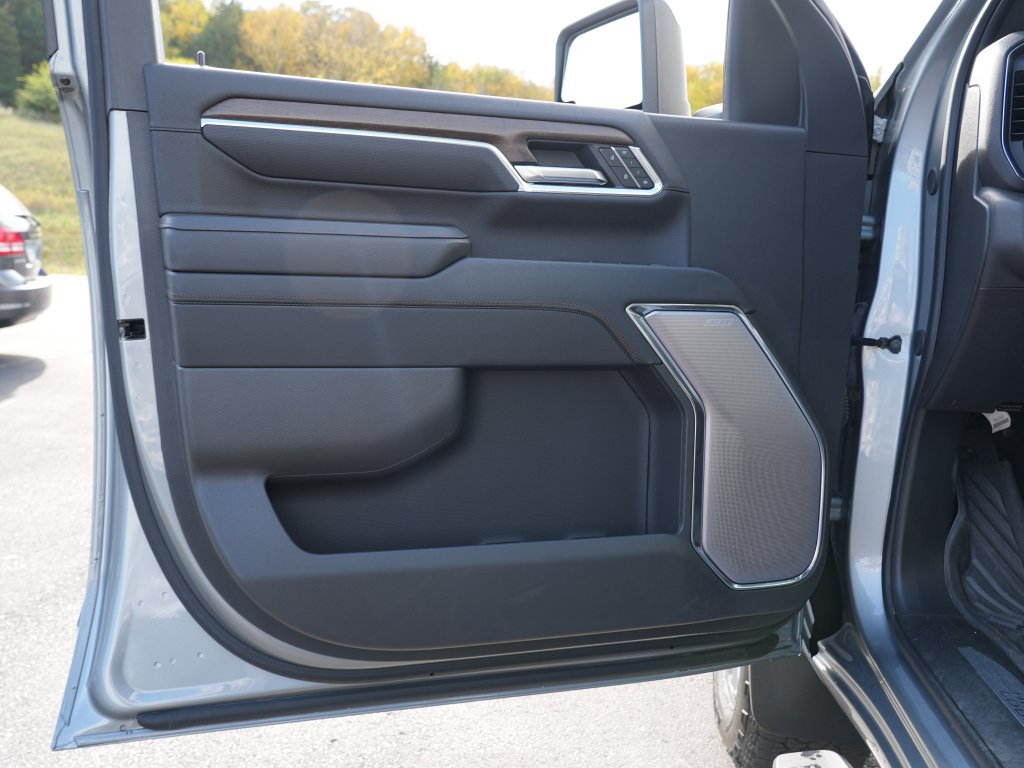 Certified 2024 Chevrolet Silverado 3500 High Country w/ High Country Premium Package AWD/4WD image 15