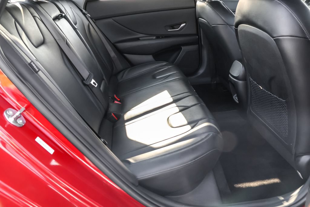 Certified 2025 Hyundai Elantra Limited FWD image 34