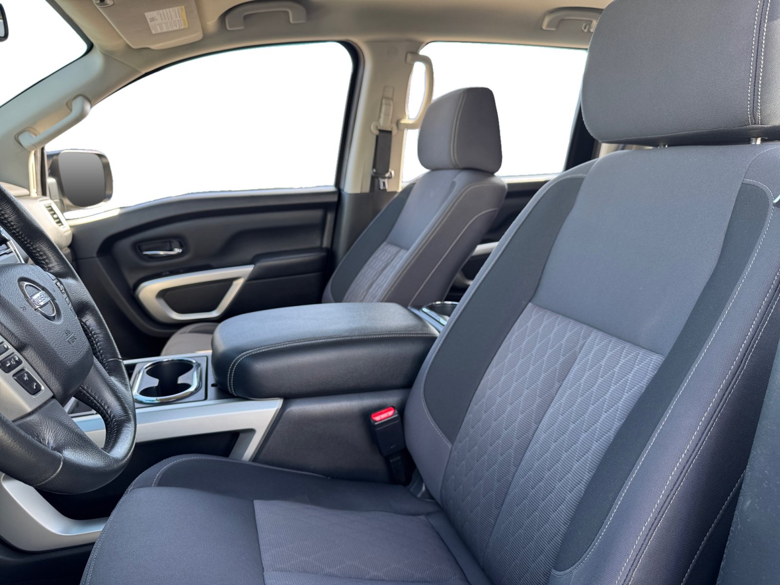Used 2021 Nissan Titan SV w/ SV Convenience Package AWD/4WD image 9