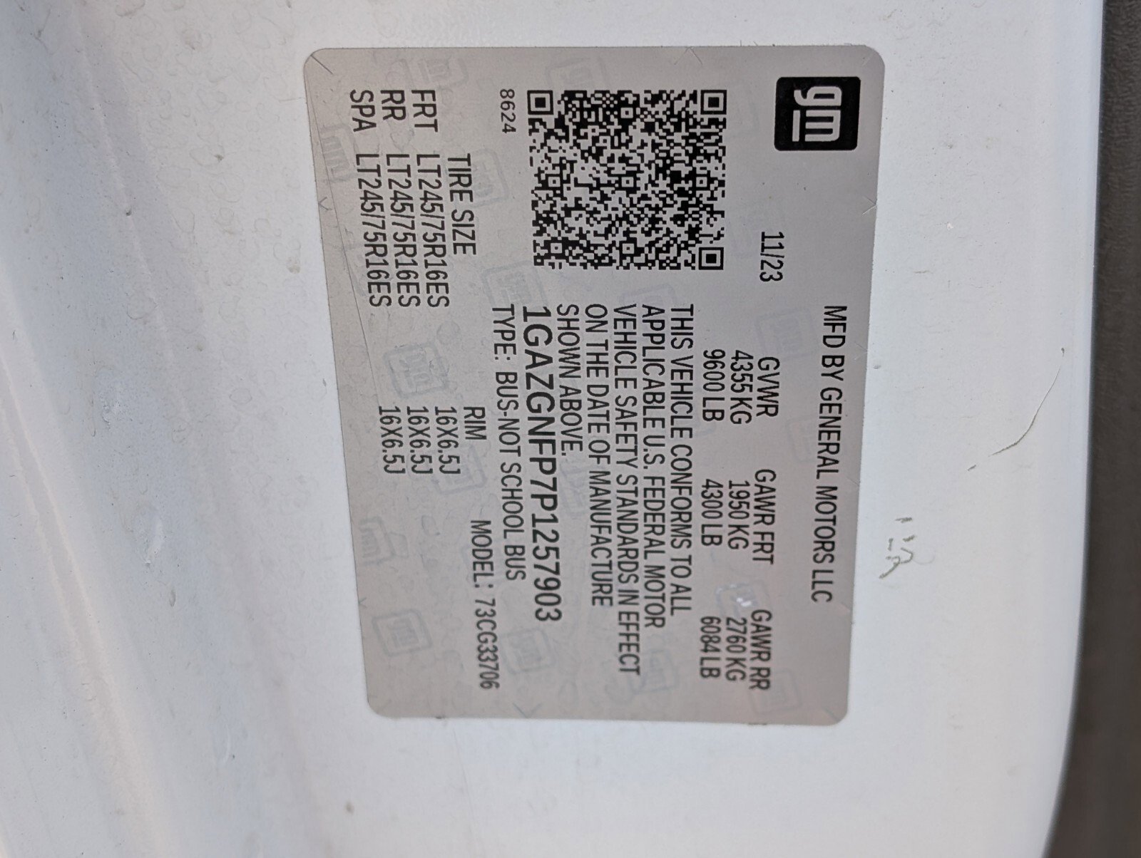 Used 2023 Chevrolet Express 3500 LS image 32