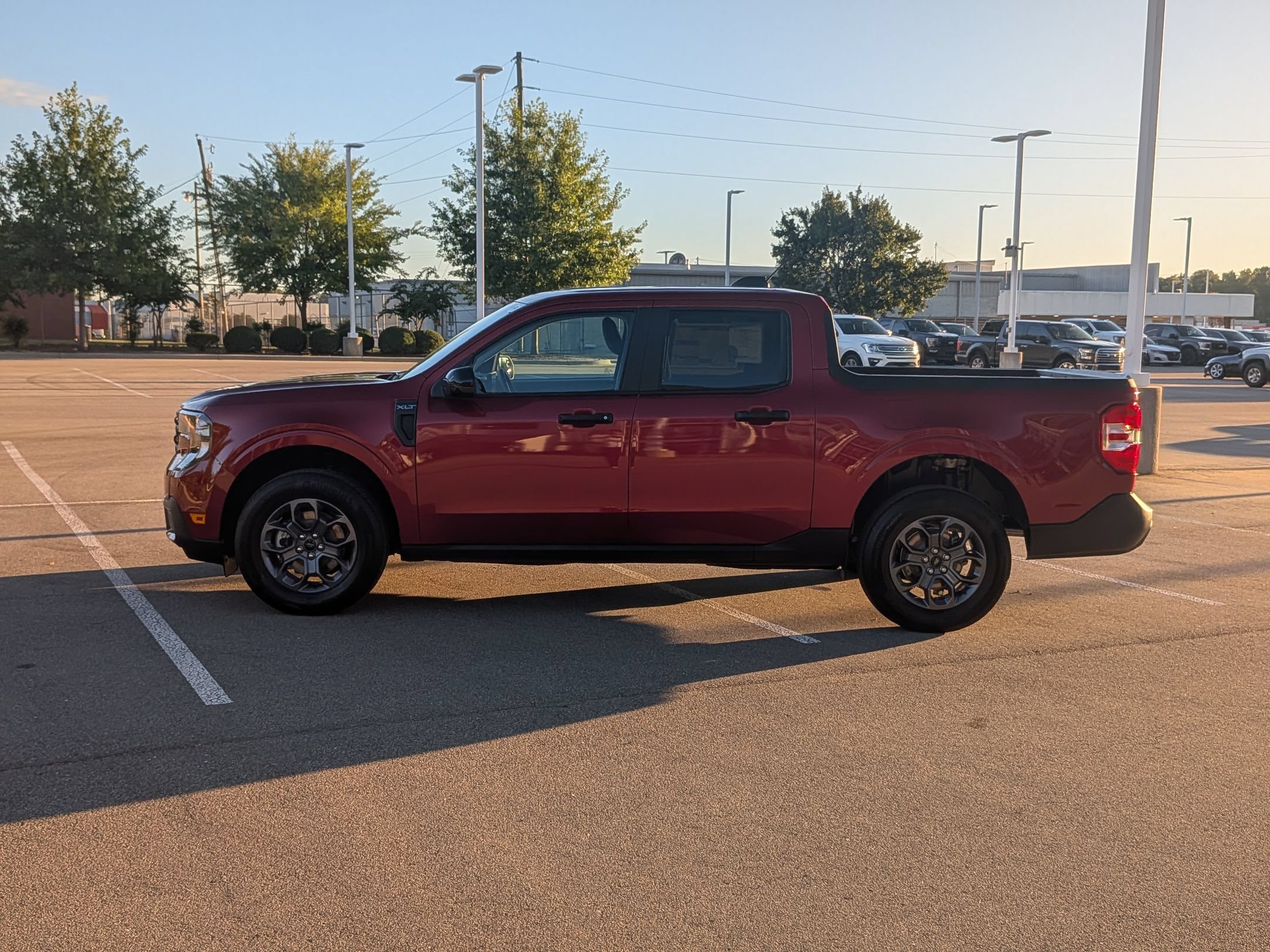 New 2026 Ford Maverick XLT w/ XLT Luxury Package FWD image 7