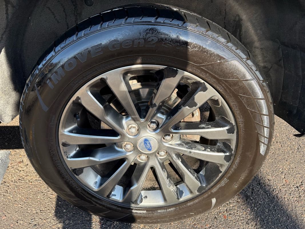 Used 2019 Ford Expedition Max Limited image 10