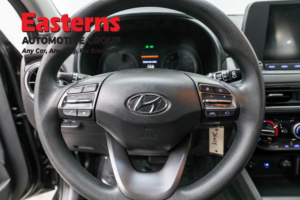 Used 2022 Hyundai Kona SE w/ Winter Weather Package image 10