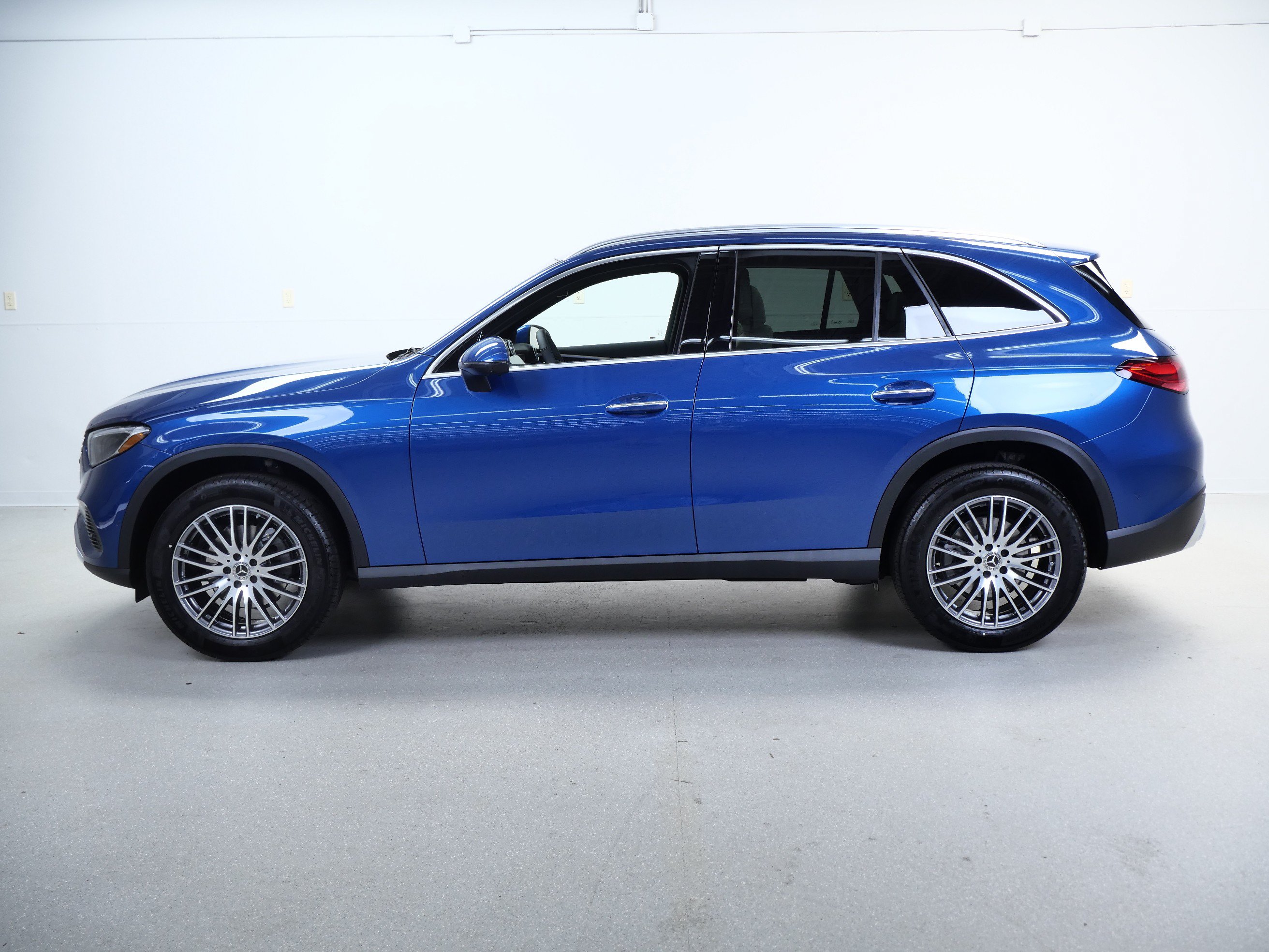 New 2026 Mercedes-Benz GLC 300 4MATIC image 5