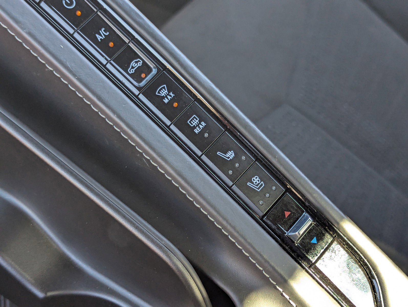 Certified 2023 Chevrolet Corvette Stingray Premium Conv w/ Z51 Performance Package image 23