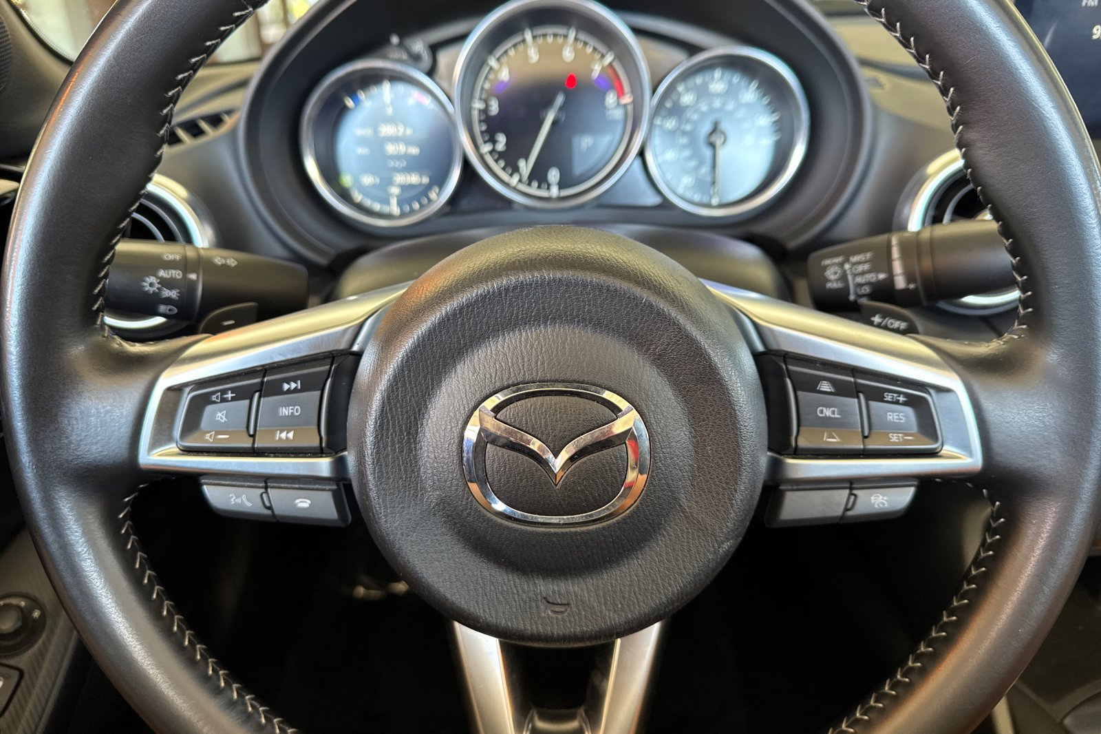 Used 2025 MAZDA MX-5 Miata RF Grand Touring RWD image 26