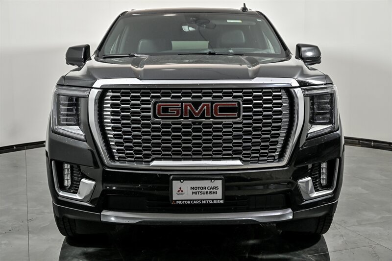 Used 2021 GMC Yukon XL Denali w/ Denali Premium Package AWD/4WD image 4