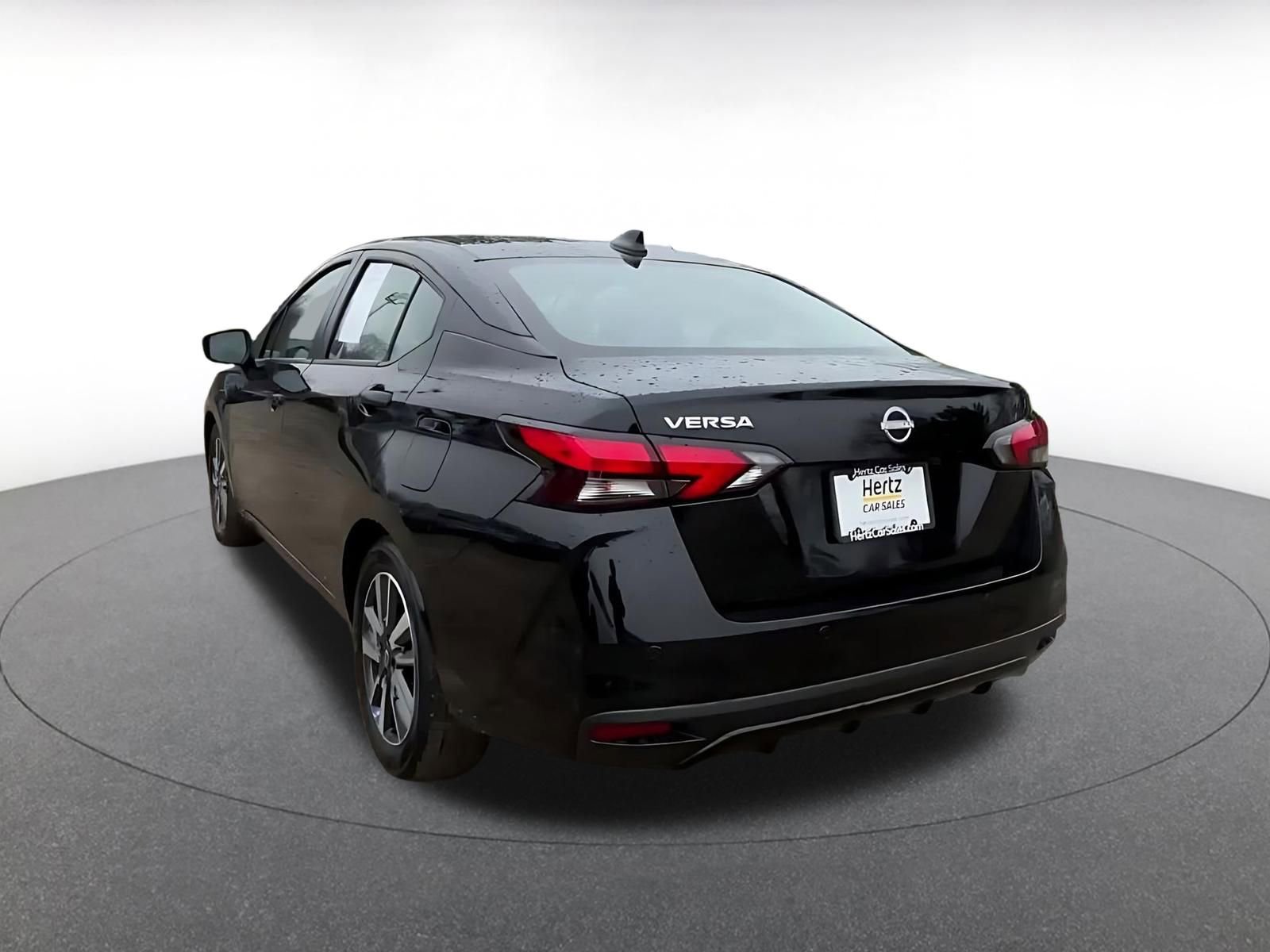 Used 2025 Nissan Versa SV image 11