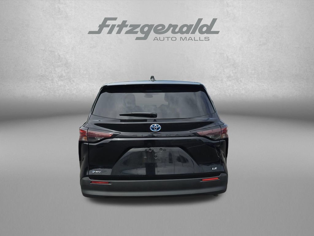 Used 2025 Toyota Sienna LE FWD image 7