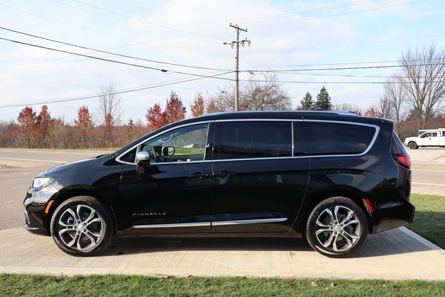 New 2026 Chrysler Pacifica Pinnacle w/ Trailer Tow Group image 33