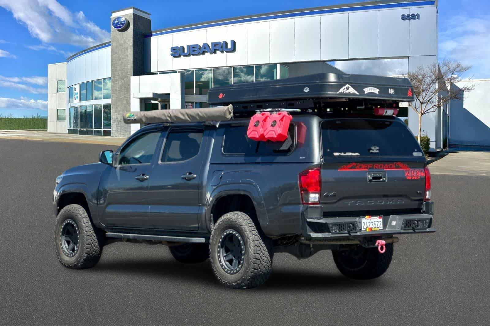 Used 2020 Toyota Tacoma SR AWD/4WD image 8
